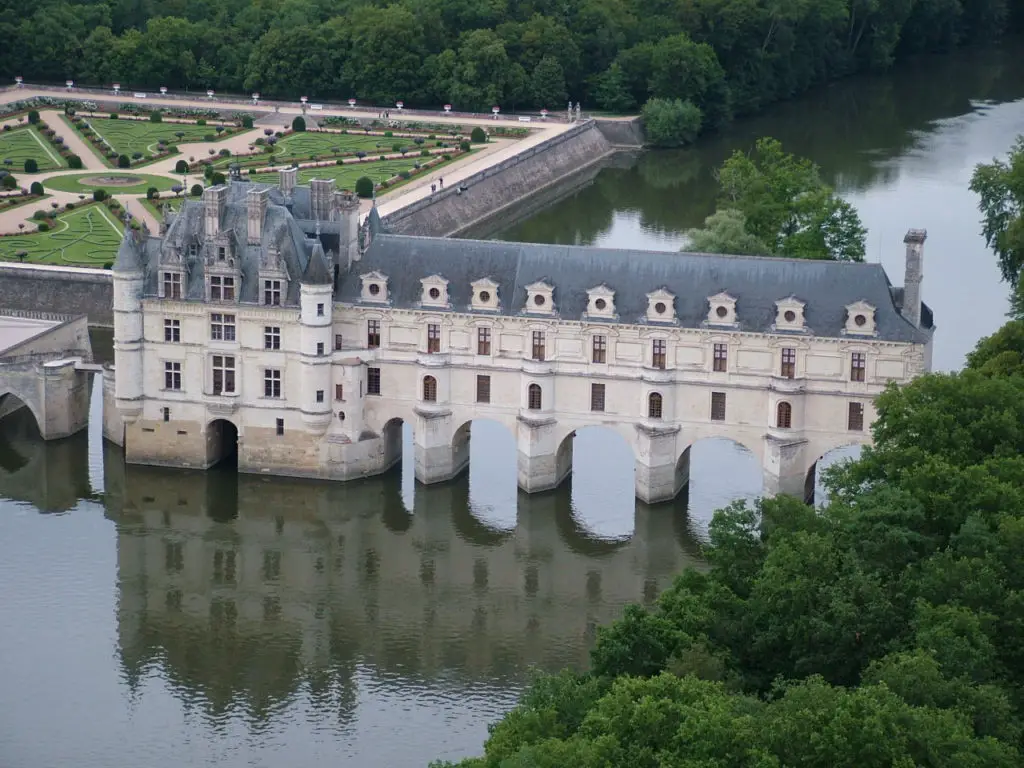 Chateau of Chenonceau from a mongolfiere