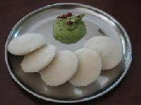 Idli with Coconut Chutney